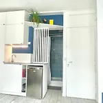 Tiny Studio - 12 M2 - Quartier Saint-Ambroise - 5Eme Etage Sans Ascenseur