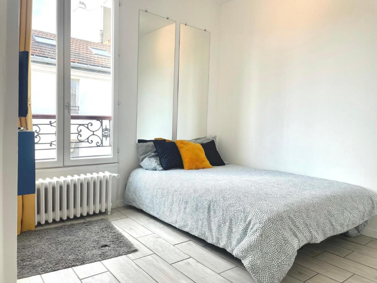 Tiny Studio - 12 M2 - Quartier Saint-ambroise - 5eme Etage Sans Ascenseur Apartment *