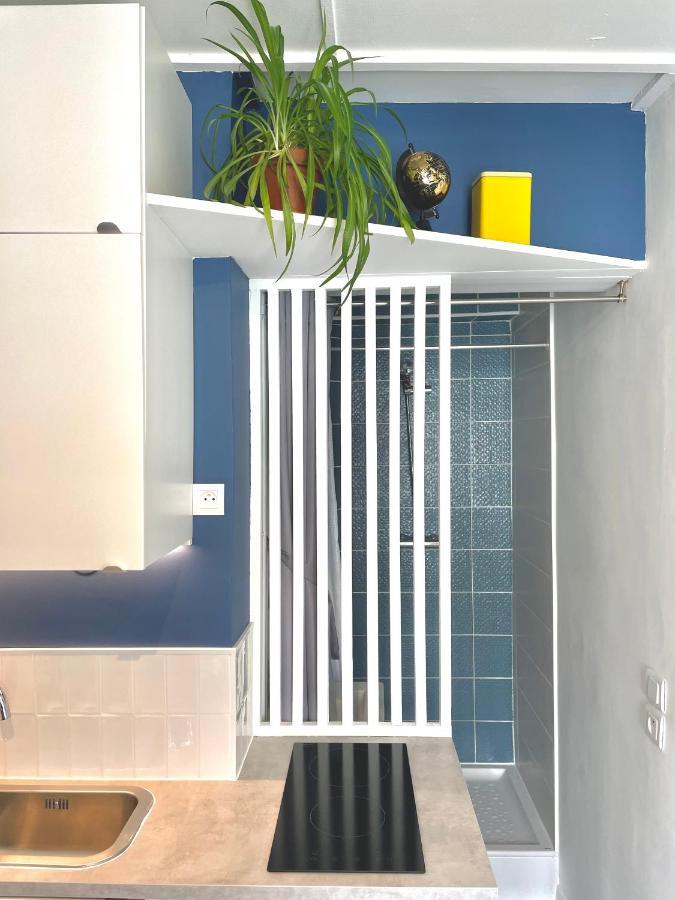 Tiny Studio - 12 M2 - Quartier Saint-ambroise - 5eme Etage Sans Ascenseur * Parijs
