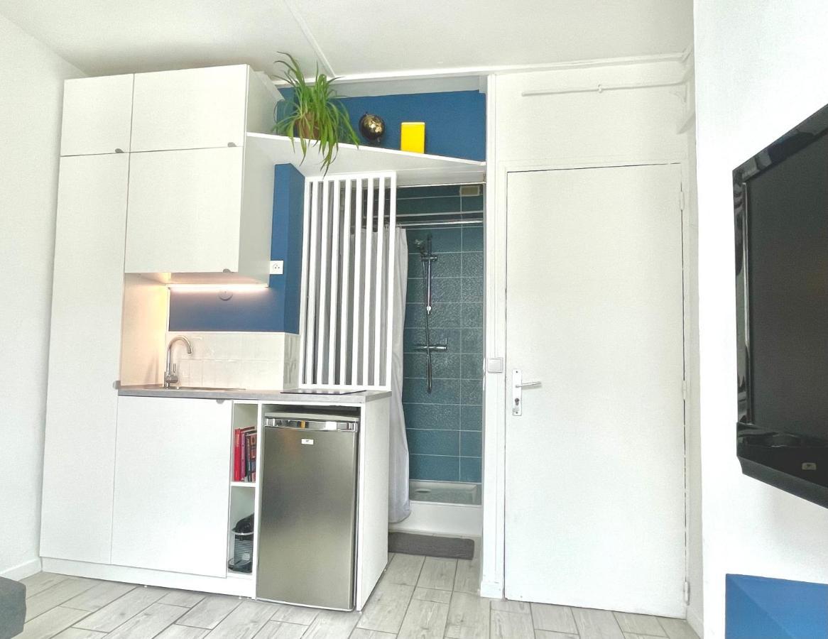 Tiny Studio - 12 M2 - Quartier Saint-ambroise - 5eme Etage Sans Ascenseur * Parijs
