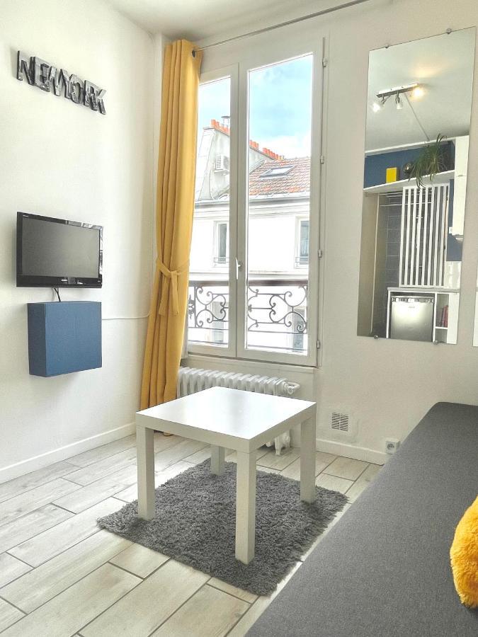 Appartement Tiny Studio - 12 M2 - Quartier Saint-ambroise - 5eme Etage Sans Ascenseur