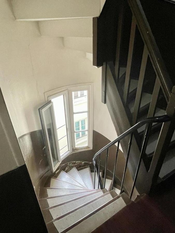Tiny Studio - 12 M2 - Quartier Saint-ambroise - 5eme Etage Sans Ascenseur Appartement Parijs